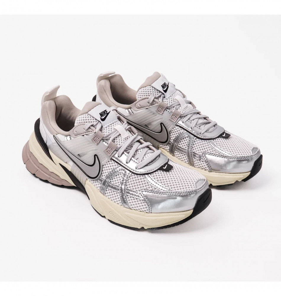 Чоловічі кросівки Nike V2K Run FD0736-100