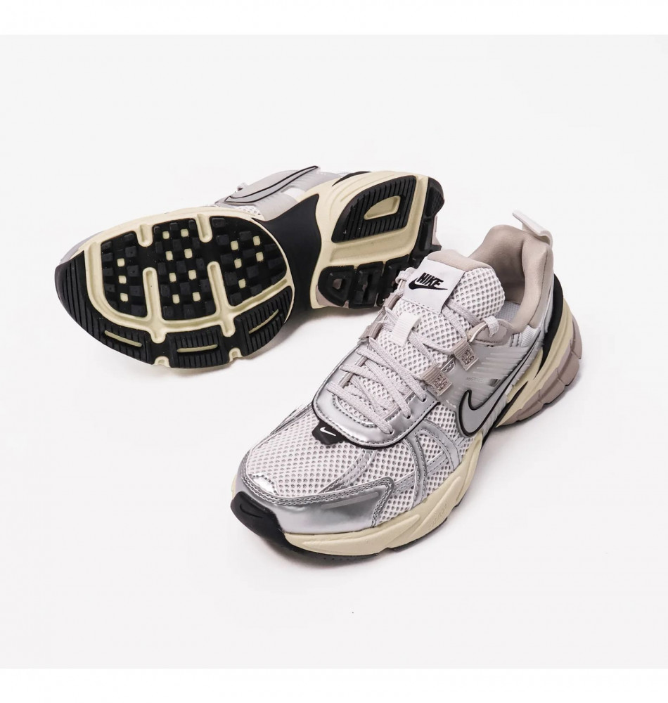 Чоловічі кросівки Nike V2K Run FD0736-100_image_6
