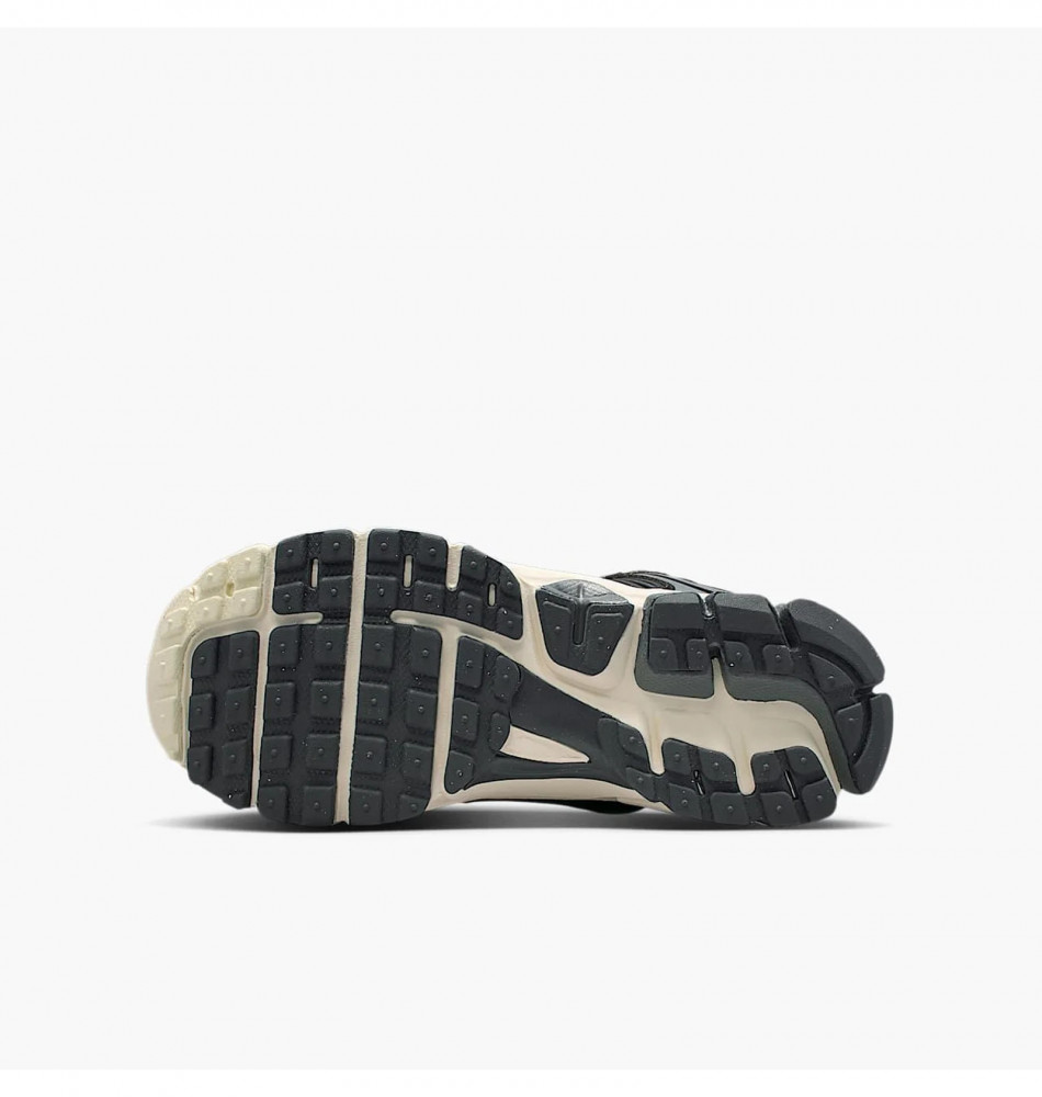 Дитячі кросівки Nike Vomero 5 (GS) IB5853-001_image_4