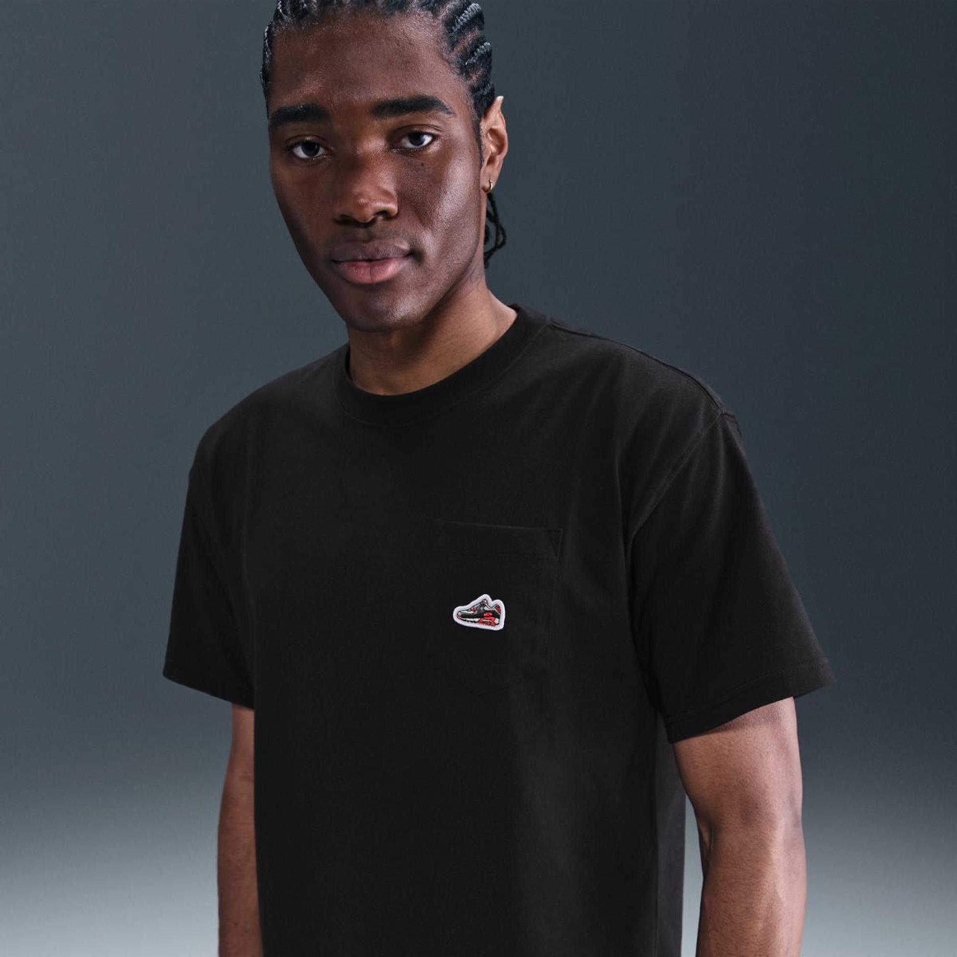 Чоловіча футболка NIKE M NSW TEE ACCS PATCH CNCT FA25 HQ9242-010