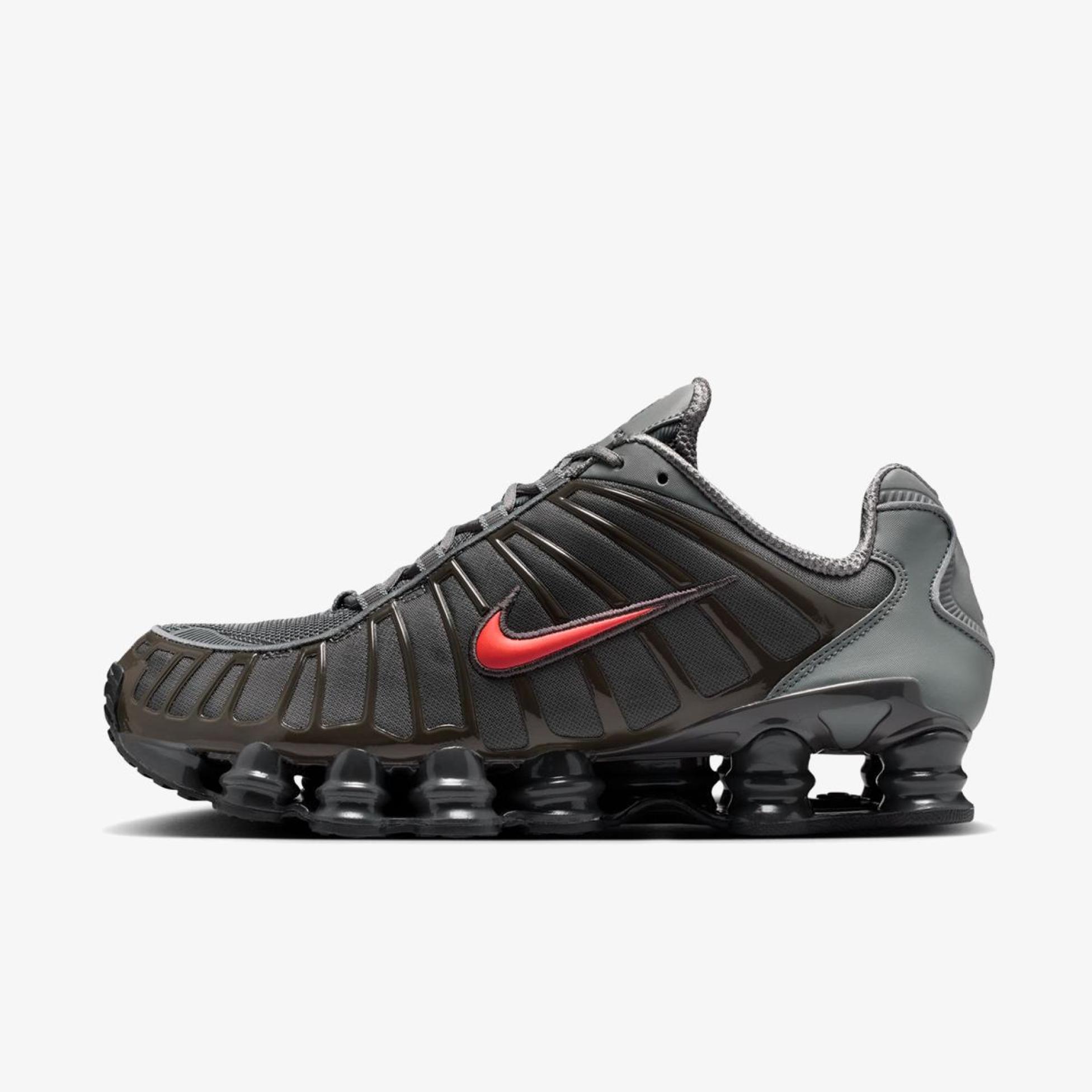 Чоловічі кросівки NIKE SHOX TL SE IQ6599-003