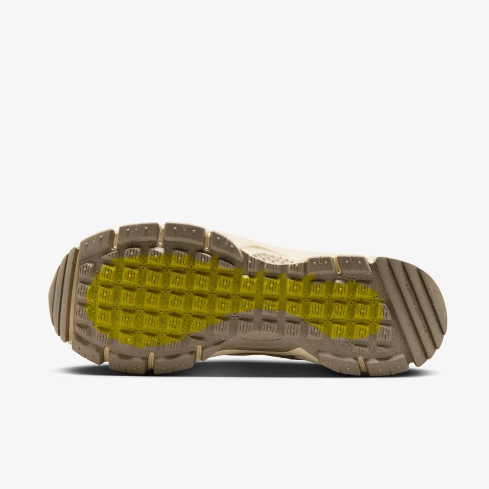 Чоловічі кросівки NIKE ZOOM VOMERO ROAM FV2295-101