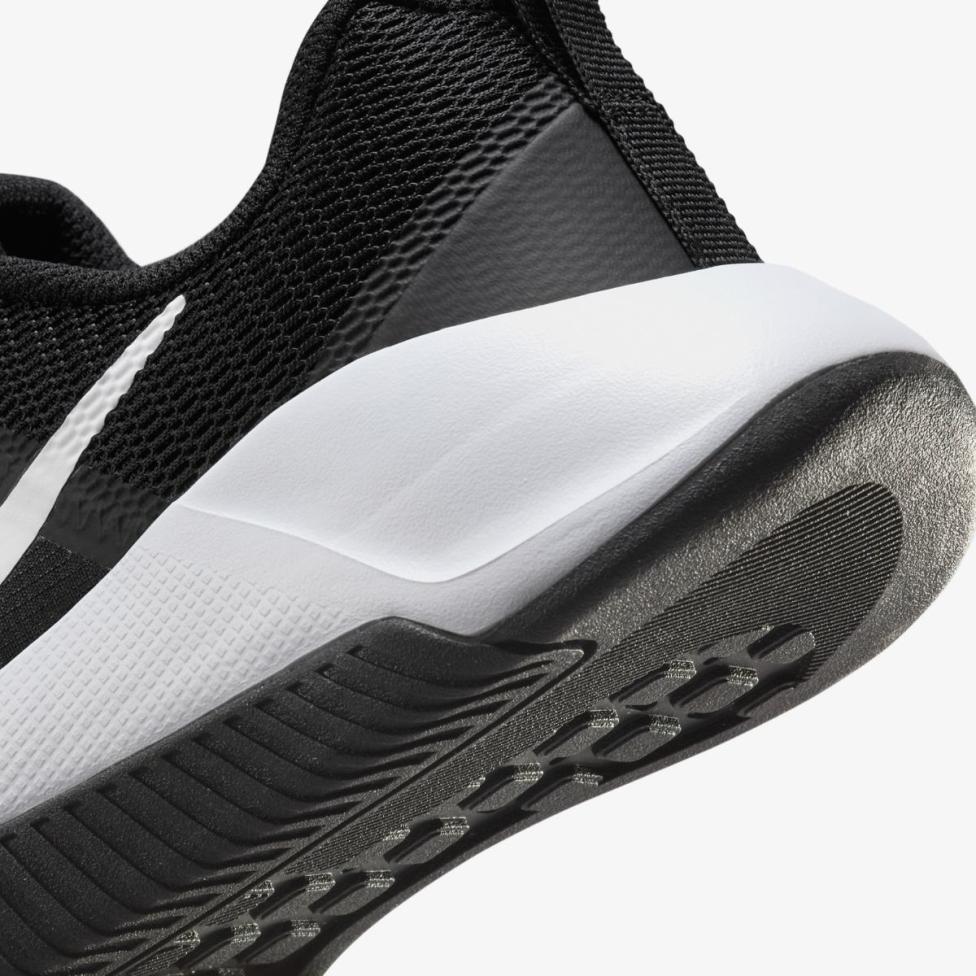 Жіночі кросівки NIKE W MC TRAINER 3 FQ1830-001_image_8