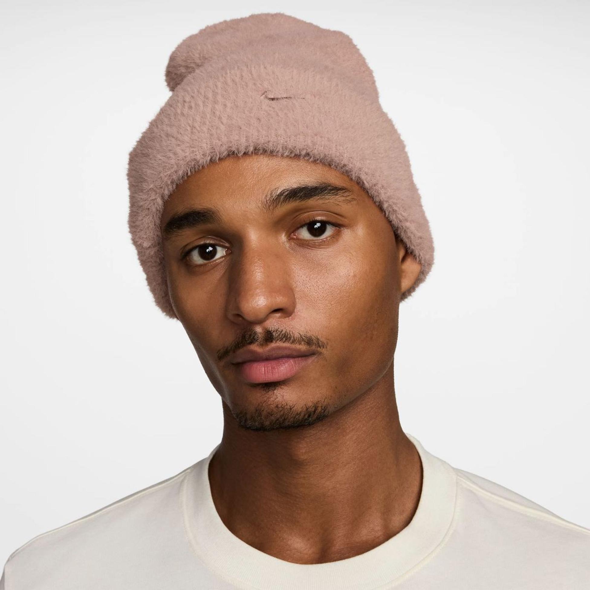 Шапка NIKE U NK PEAK BEANIE COZY H25 L HQ0369-624