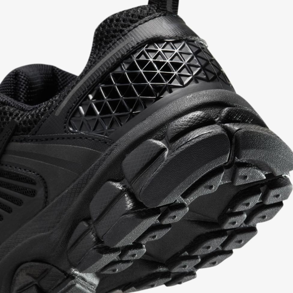Детские кроссовки NIKE VOMERO 5 (GS) HF6998-007_image_8